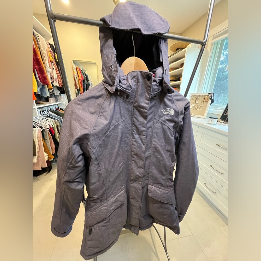 North Face Women’s 2 in 1 jacket